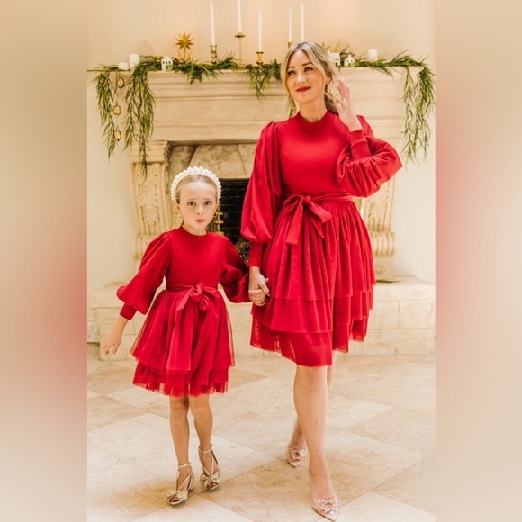 Short Cosette Dress In Red - Picture 6 of 7